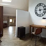 Couette-café De Combeau 4*