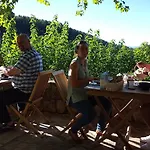 Couette-café De Combeau 4*