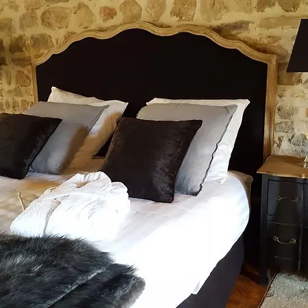 Bed & Breakfast De Combeau Tauriers