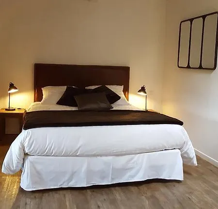 De Combeau Bed & Breakfast 4*