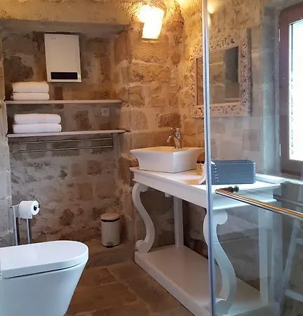 De Combeau Bed & Breakfast 4*