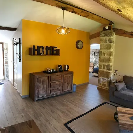 Bed & Breakfast De Combeau Tauriers