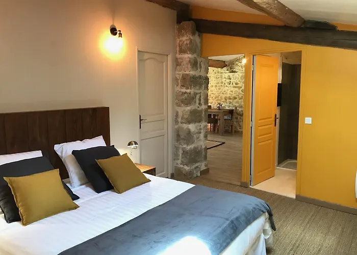 De Combeau 4*